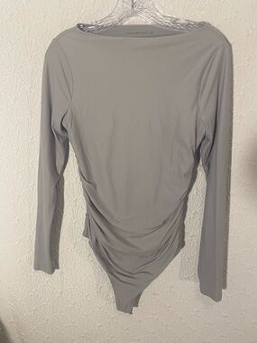 Abercrombie & Fitch Light Gray Long Sleeve Ruched Bodysuit Size Medium